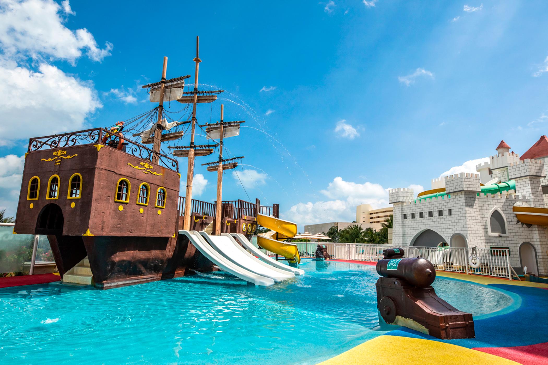 Sunscape & 4* Cancun