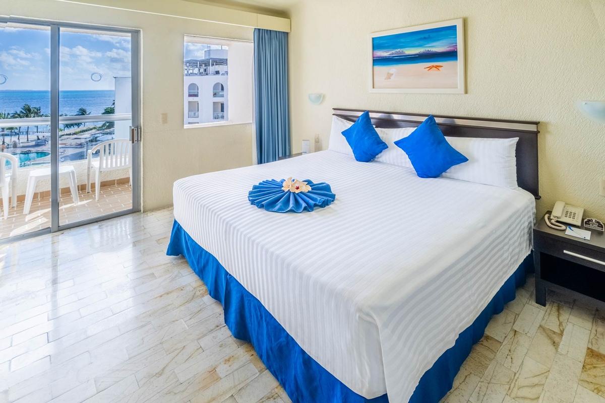 Aquamarina Resort